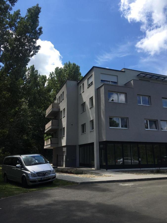 Thermal Forest Apartment Kiskunhalas Bagian luar foto